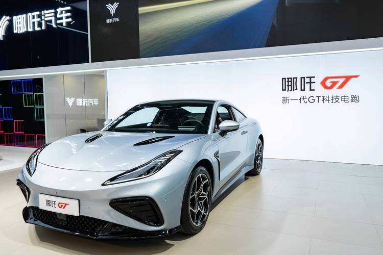 惠州惠阳区集智展企业管理咨询哪吒汽车在智能汽车领域的表现，领途汽车在新能源汽车市场中的影响力
